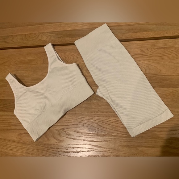 Beige Ribbed Stretch Workout Set - Picture 6 of 8